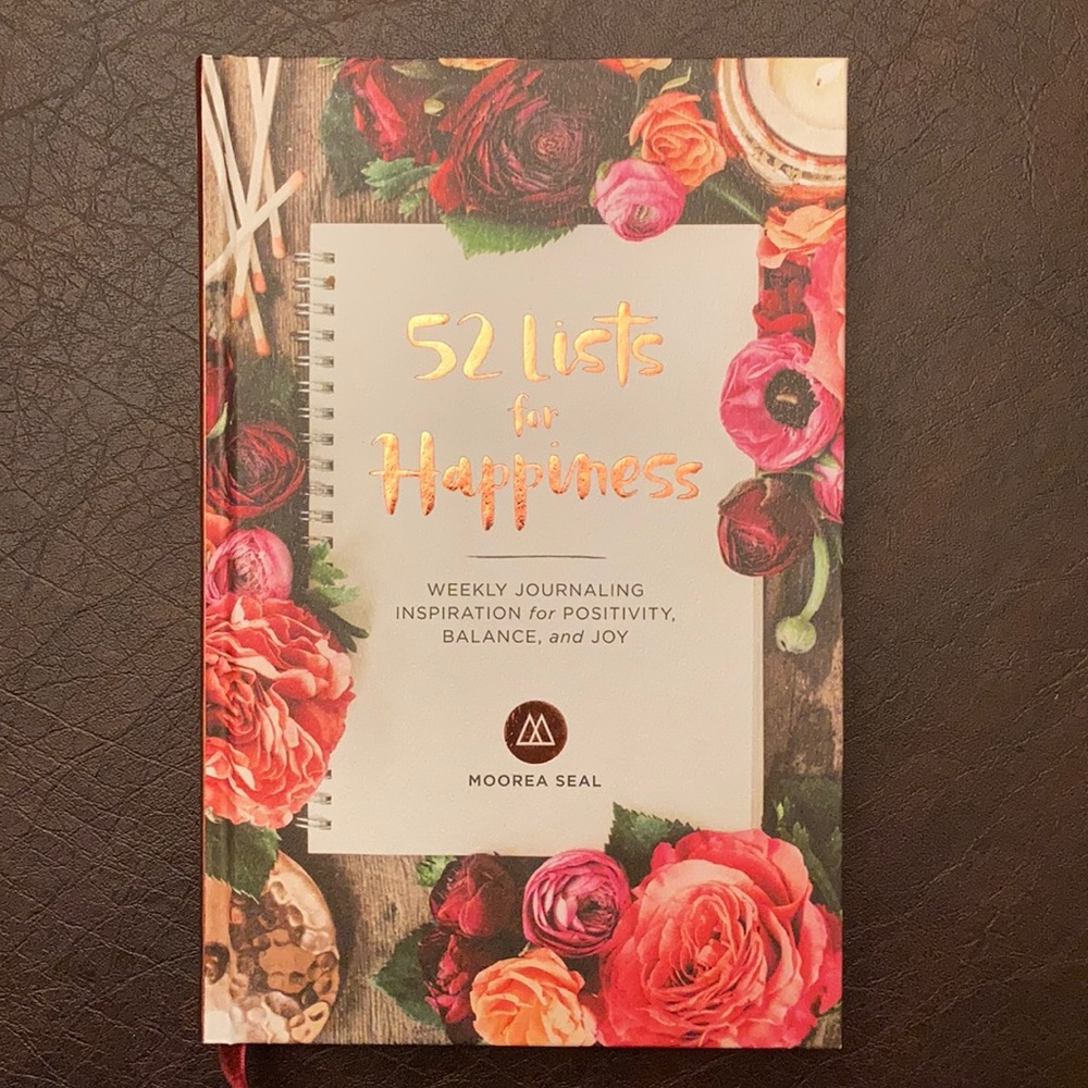 ⚜️52 Lists For Happiness by Moorea Seal!